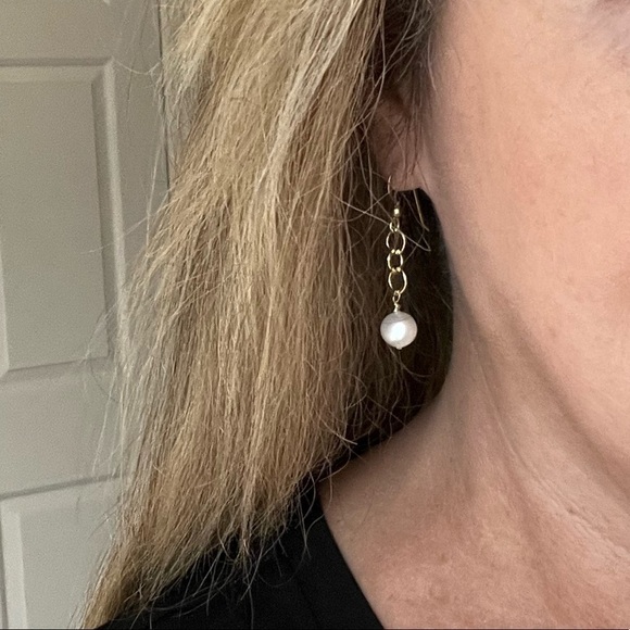 WHITE Freshwater Cultured Pearls and Gold Chain Earrings - Picture 3 of 12